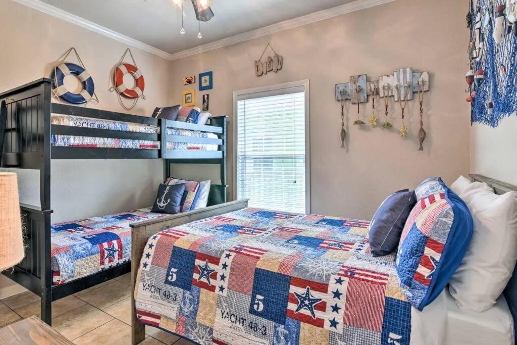Coastal Heaven - Crystal Beach Relaxing Beach Home Bolivar Peninsula Exterior photo